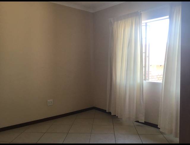 3 BEDROOM TOWNHOUSE TO LET IN MOOIKLOOF RIDGE